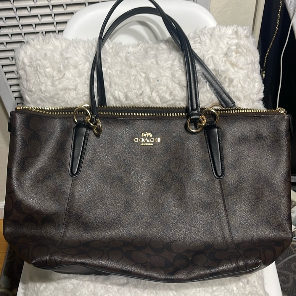 Coach Medium Tote Brown 👜 Excellent Condition!!!